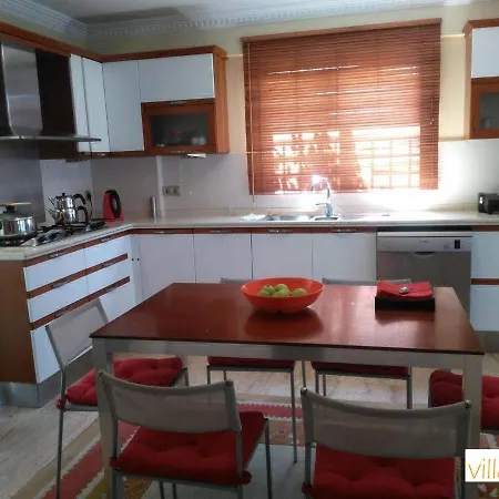 6 Oda1 Salon Muhtesem Deniz Manzarali Villa Kusadasi